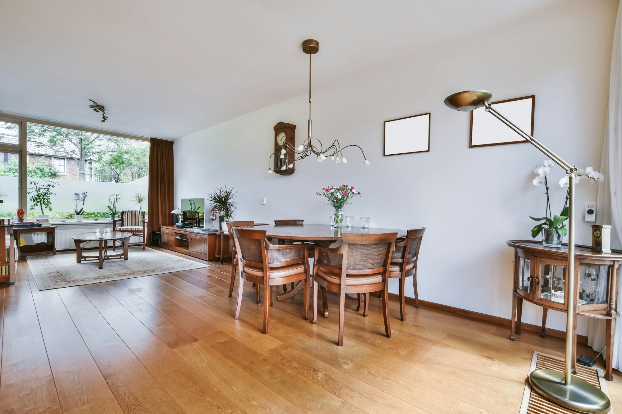 lovely-dining-room-with-wooden-furniture.jpg
